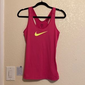 NIKE // tank top ✔️